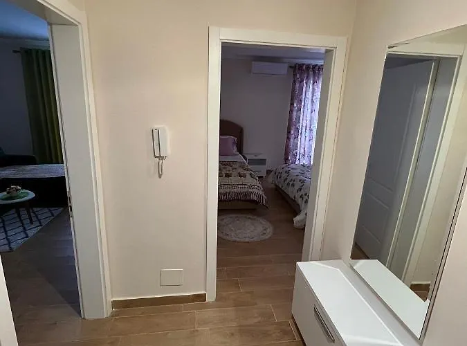 Alb's 2 アパート *