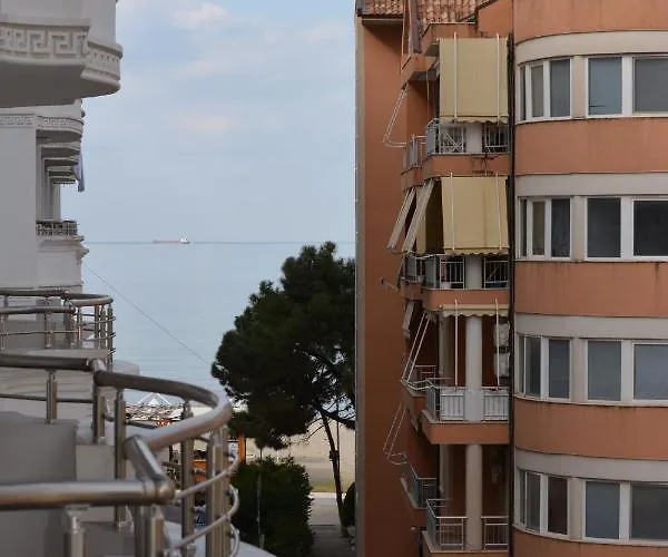 アパート Alb's 2 ゴーレム