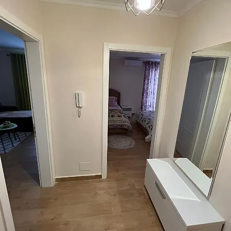 Alb's 2 Apartment *
