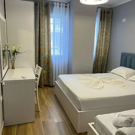 Alb's 2 Lägenhet Golem (Tirana)