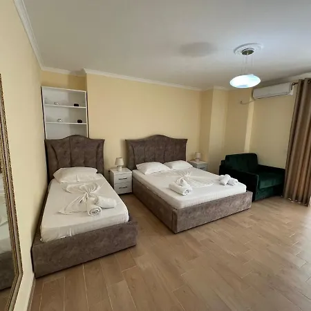 Alb's 2 Apartment