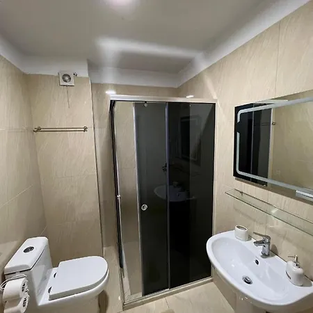 Alb's 2 Apartment