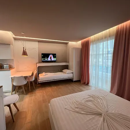 Alb's 2 Apartment