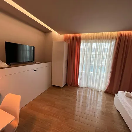 Alb's 2 * Golem (Tirana)