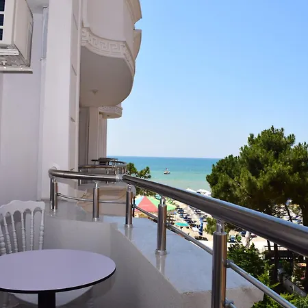 Alb's 2 Apartment