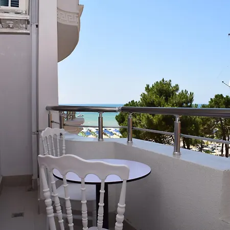 Alb's 2 Apartment *