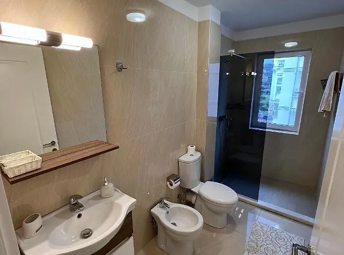 Alb's 2 Διαμέρισμα Golem (Tirana)